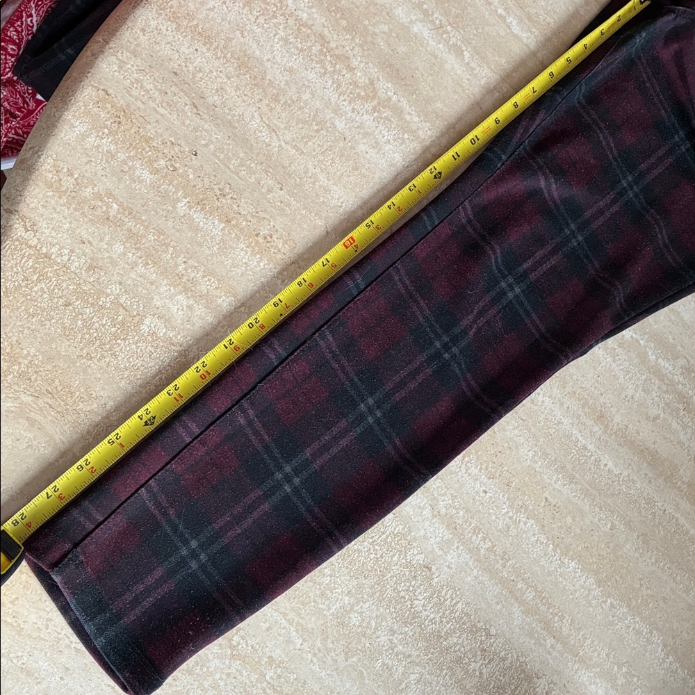 BLANK NYC "The Bond" Skinny Midrise Plaid Pants in Maroon & Black. 29 - Picture 15 of 17